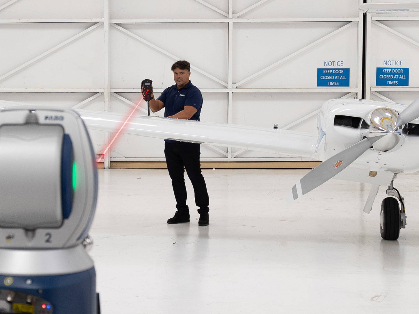 FARO Vantage Laser Tracker control de gran volumen